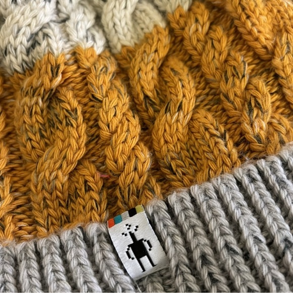 Smartwool Isto Retro Beanie NWOT Winter Hat Honey Gold - Picture 2 of 9